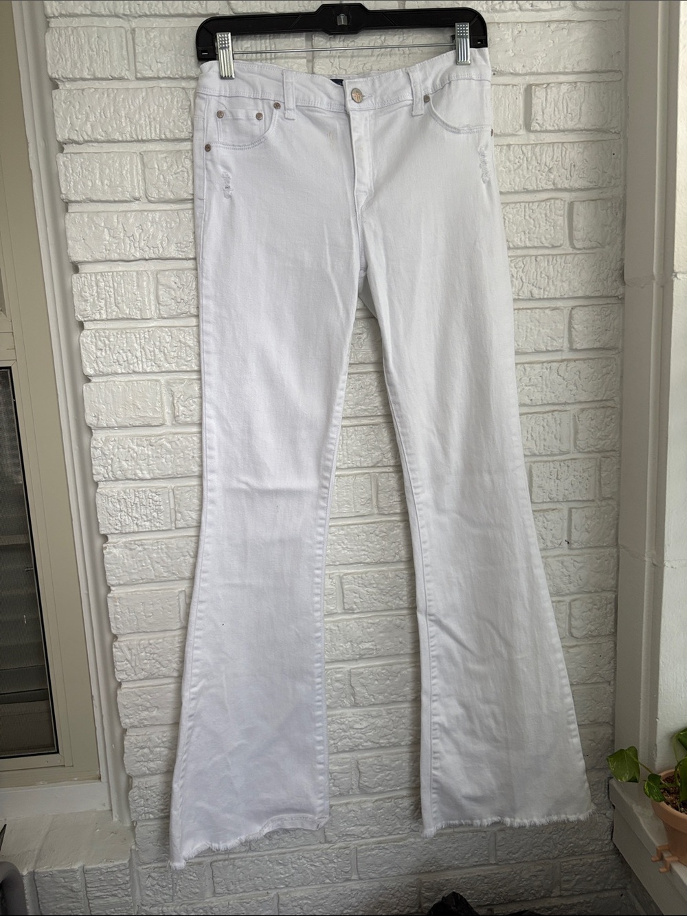 Tractr White Women's Flare Jeans with Raw Hem
